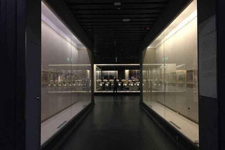 エリン パークと重慶博物館を含む重慶半日午前プライベート ツアー