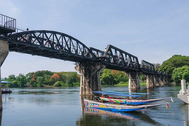 バンコク：クワイ川に架かる橋と泰緬鉄道ツアー