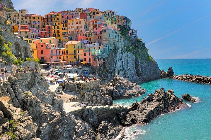 Cinque Terre avec Vernazza Manarola et Corniglia depuis le port de croisière de Livourne