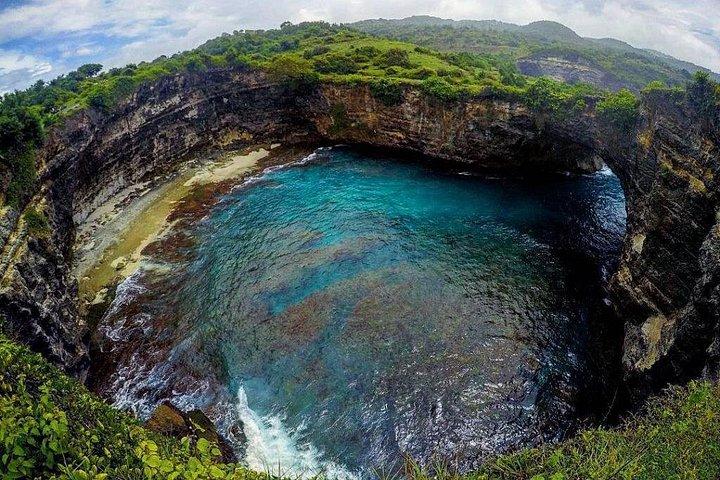 オールインクルーシブ : ヌサペニダ島の東部と西部