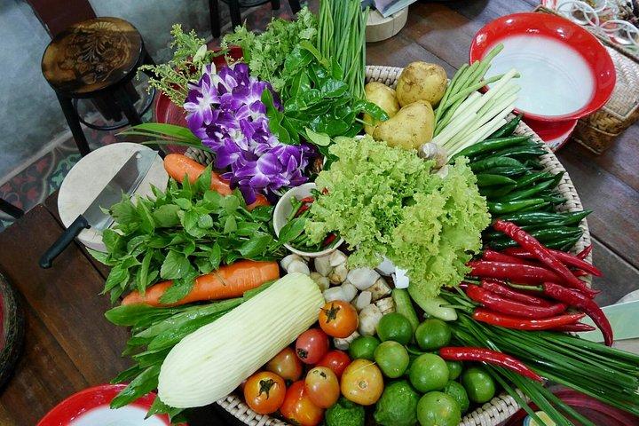 Silom Thai Cooking Experience with Market Visit