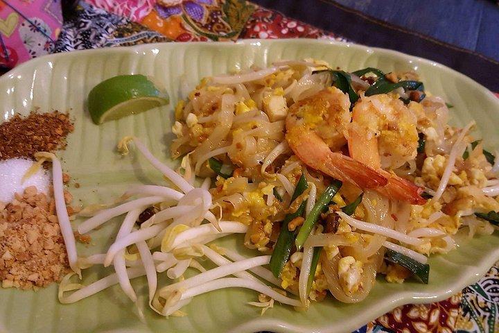 Silom Thai Cooking Experience with Market Visit