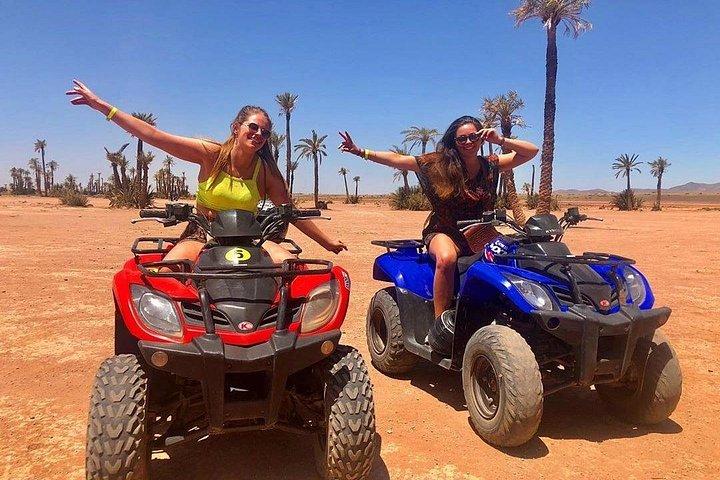 マラケシュのパルメライエグローブでのクワッドバイク体験