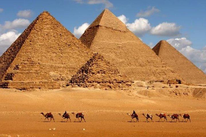 Cairo: Great Pyramids, Sphinx, Valley Temple and Boat Museum