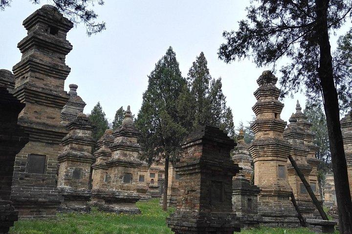 新幹線で西安から少林寺と宋山をハイキングする2日間のプライベートツアー