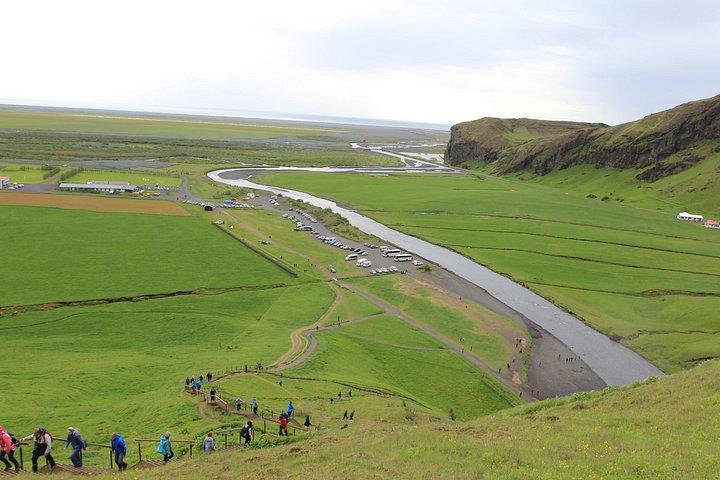 レイキャビク発サウスコースト、滝、ブラックビーチツアー