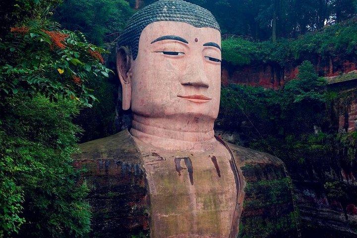 2-dages privat tur til Leshan Grand Buddha og Emei Shan, herunder klostrets ophold