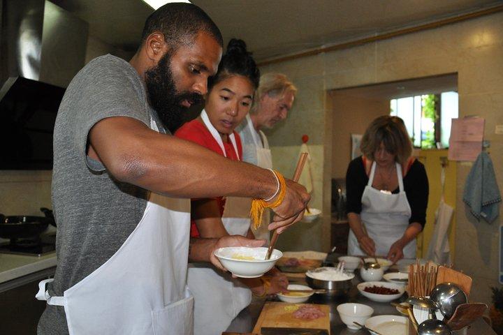 Esperienza di lezione di cucina del Sichuan di mezza giornata a Chengdu
