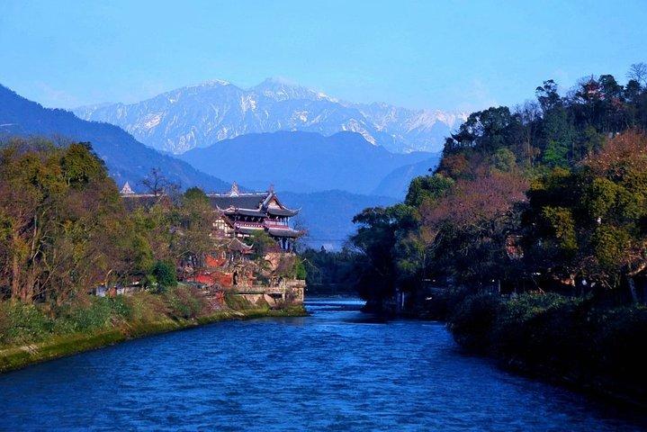 成都発青城山と都江堰灌漑システムプライベート日帰りツアー