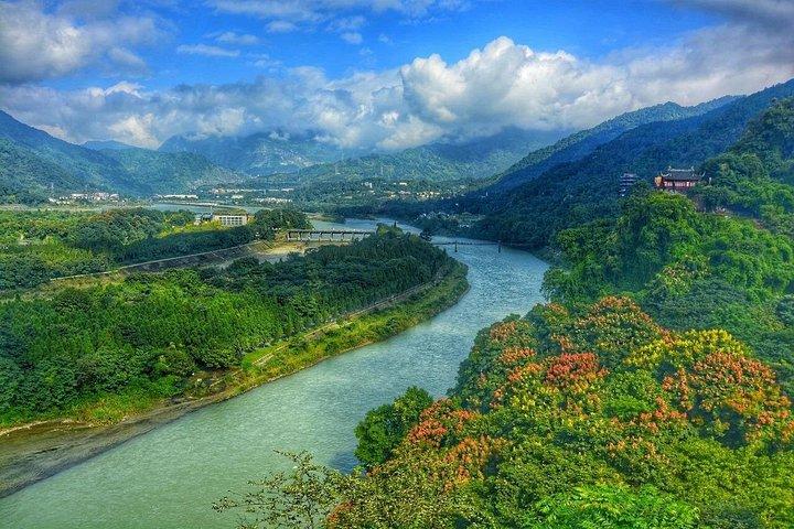成都発青城山と都江堰灌漑システムプライベート日帰りツアー