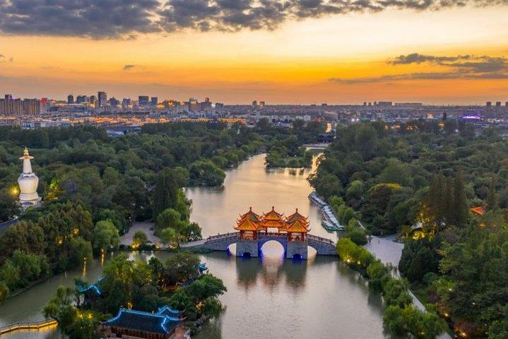 Excursão privada de meio dia ao pôr do sol em Yangzhou com passeio de barco