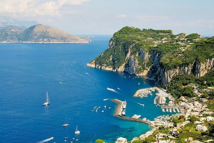 Viagem de um dia à Capri com almoço saindo de Nápoles