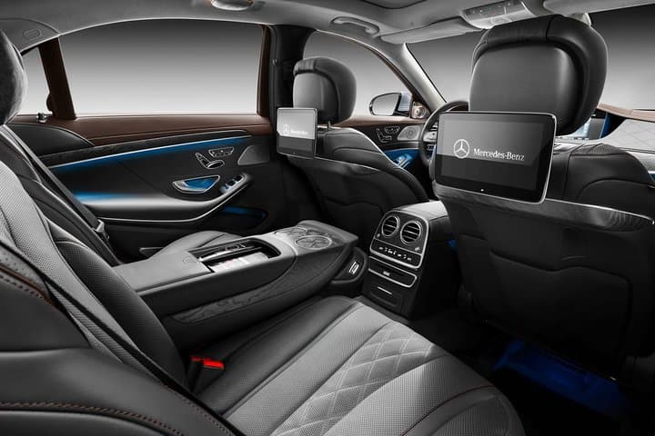 Airport Transfer: Auckland to Auckland Airport AKL by Luxury Car