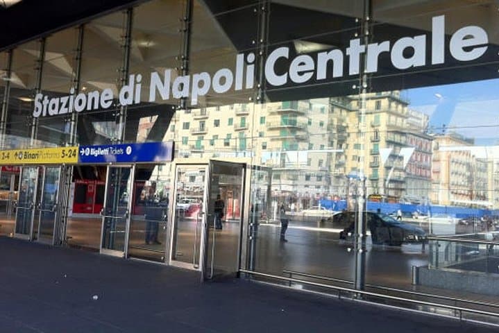 Round-Trip Shuttle Transfer from Naples to Pompeii