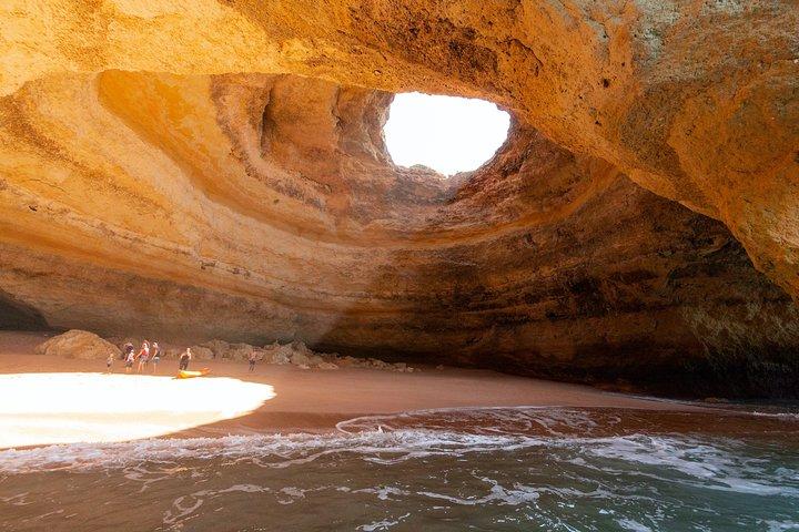 Albufeira: tour privato dei delfini e delle grotte