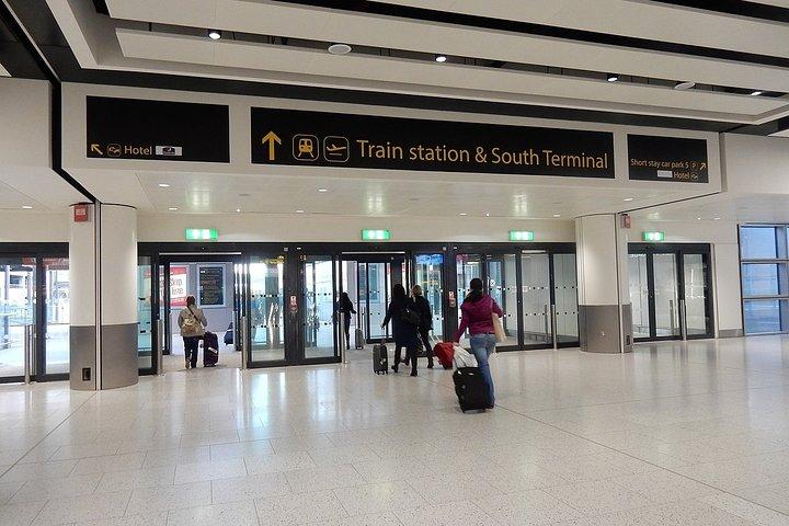 Private transfers between Gatwick Airport - London Paddington Train Station