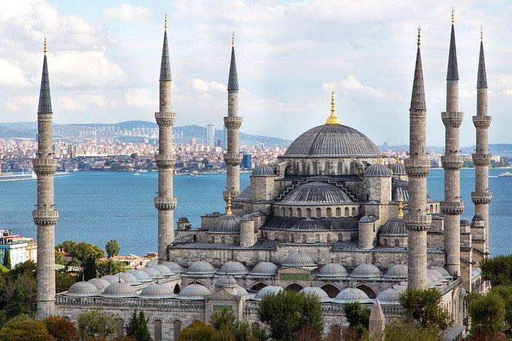 Explore Istanbul’s most magnificent sites of a full-day Private Tour
