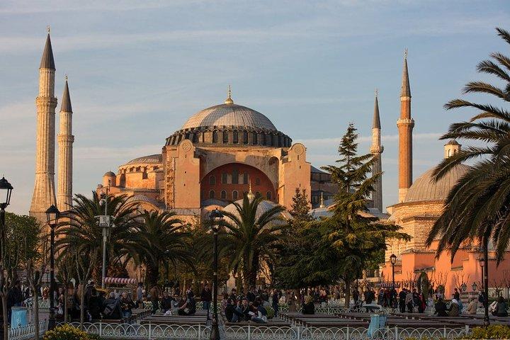Explore Istanbul’s most magnificent sites of a full-day Private Tour