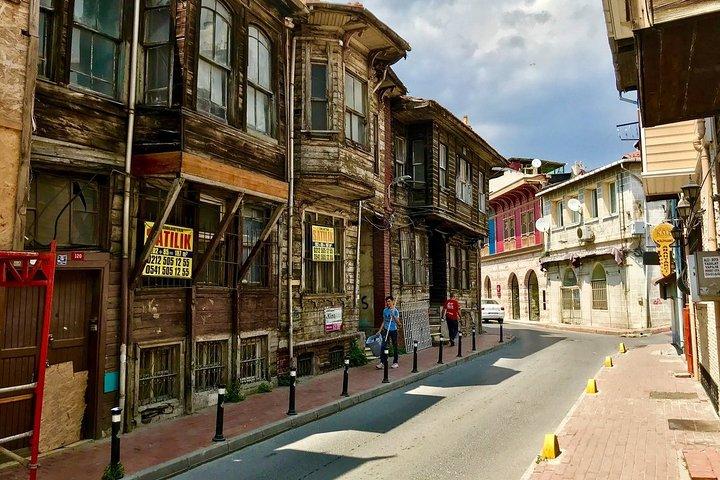 Explore Istanbul’s most magnificent sites of a full-day Private Tour