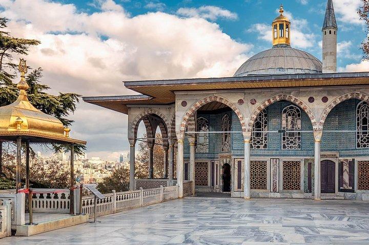 Explore Istanbul’s most magnificent sites of a full-day Private Tour