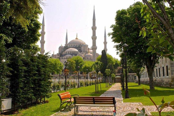Explore Istanbul’s most magnificent sites of a full-day Private Tour