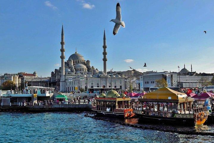 Explore Istanbul’s most magnificent sites of a full-day Private Tour