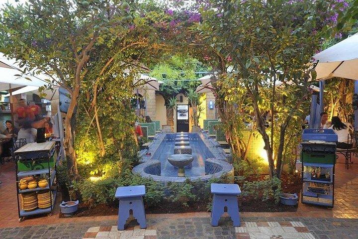 a Moroccan lunch with private transport