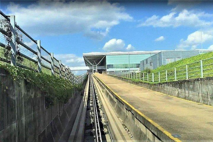ロンドンへ/からのロンドンスタンステッド空港プライベートトランスファー（郵便番号W8からW14）