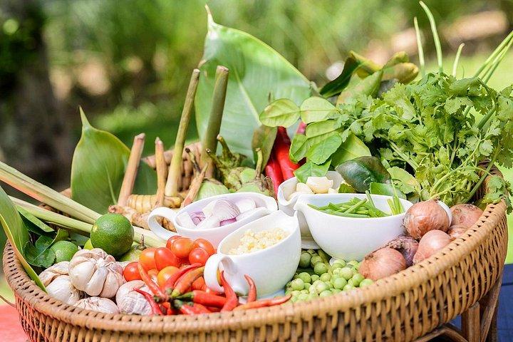 半日のチェンマイ料理教室：あなた自身のタイ料理を作る