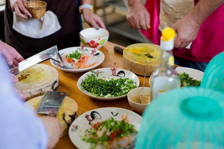 半日のチェンマイ料理教室：あなた自身のタイ料理を作る