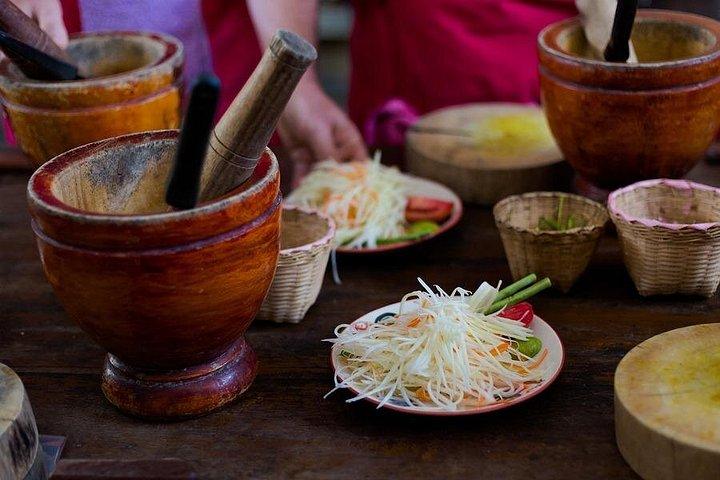 半日のチェンマイ料理教室：あなた自身のタイ料理を作る
