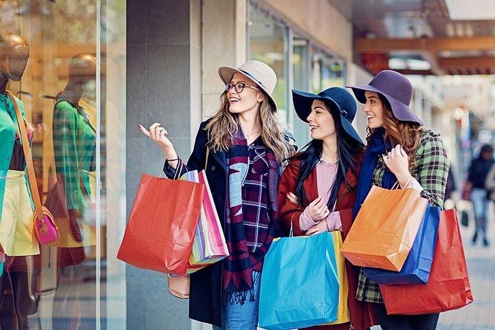 Luxe winkelen ervaring : privéchauffeur naar The Mall & Prada