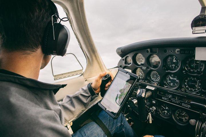 Flyv over Normandiets hellige kystlinje i et privat fly