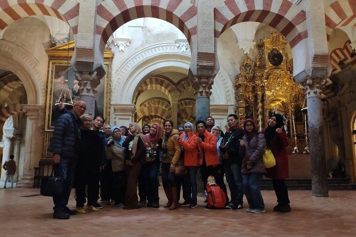 Visit Cathedral Mosque with official guide. Small groups