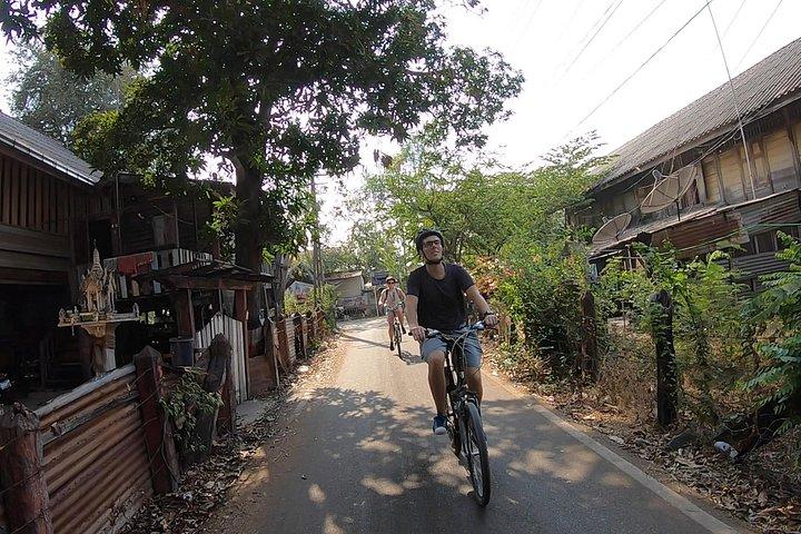 アユタヤ歴史公園でのサイクリング