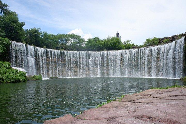 プライベートツアー：深センの世界テーマパークの窓
