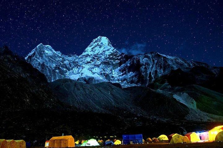 Trek To Aam Dablam Base Camp – 12 DAYS