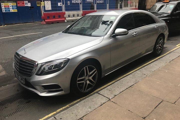 Transfert privé de l'aéroport d'Heathrow au centre de Londres (Mercedes Classe E)