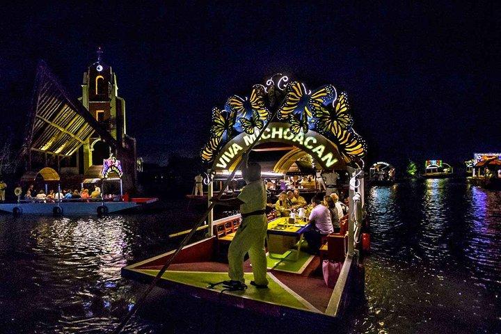 カンクンとリビエラ マヤからのソキシミルコ ツアー ナイト クルーズ