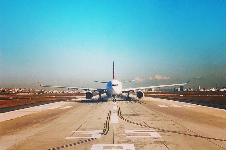 ハリッジ国際クルーズポートとロンドンルートン空港への/からのプライベートトランスファー