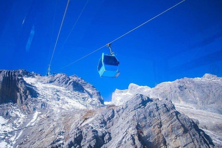 玉龍雪山への麗江プライベート日帰りツアー、インプレッションショーなど