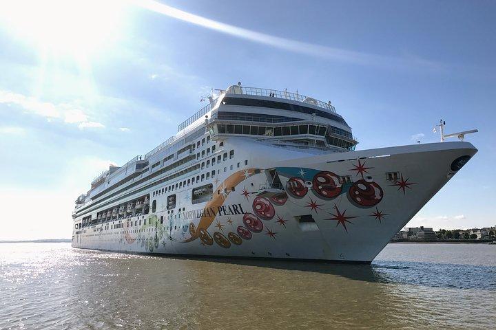 ロンドンティルベリークルーズポートとロンドンガトウィック空港への/からのプライベートトランスファー