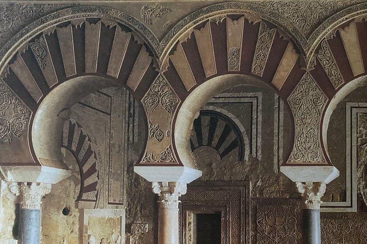 Guided tour of Medina Azahara in Spanish with Bus. Official Guides