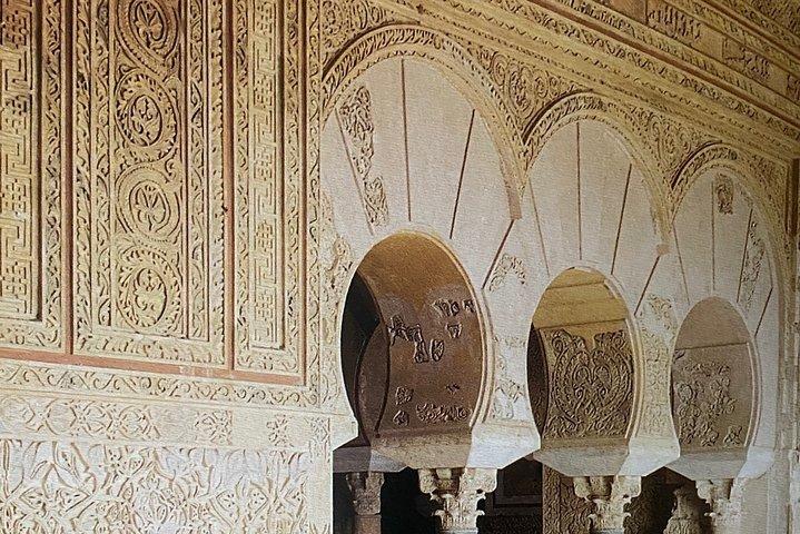 Guided tour of Medina Azahara in Spanish with Bus. Official Guides