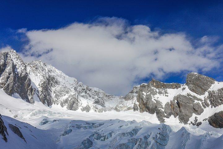 Privat dagstur Jade Dragon Snow Mountain og Baisha Village fra Lijiang