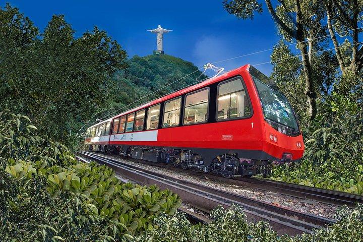 Un Día en Rio - Cristo Redentor en Tren, Pan de Azúcar, Maracaná, Escaleras 
Selarón y Almuerzo