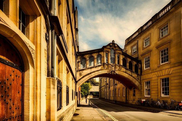 Oxford: Uma Descoberta de Bruxas / Trilogia de Todas as Almas