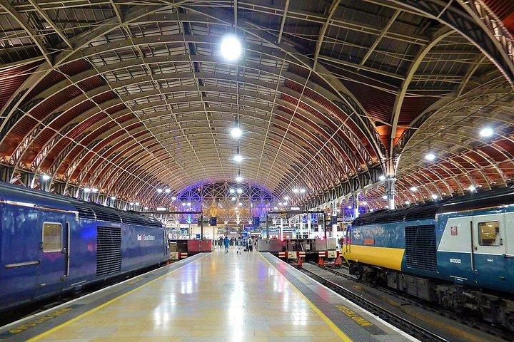 ルートン空港間のプライベートトランスファー-ロンドンパディントン駅