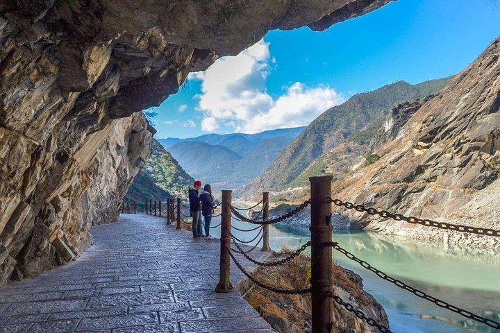 麗江からのプライベートデイツアー虎跳峡とブラックドラゴンポンド