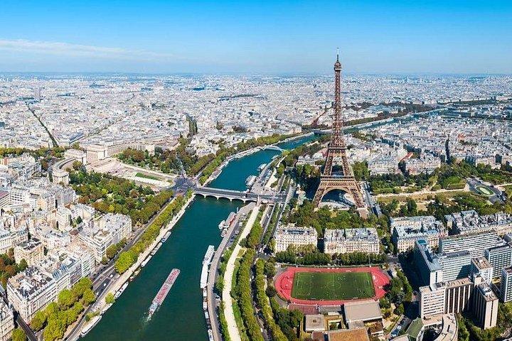 セーヌ川クルーズ、バスツアー、メトロパス付きパリ旅行
